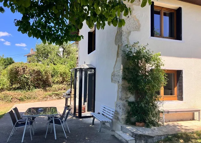 Sous Le Tilleul Apartment